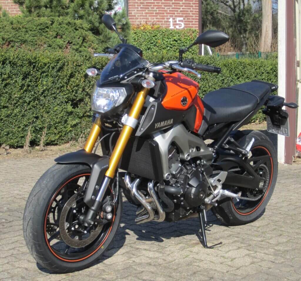 moto yamaha mt 09