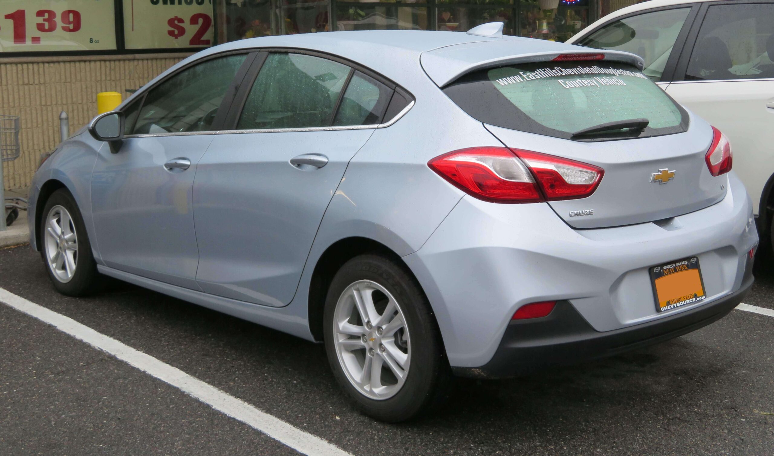cruze hatchback 2017